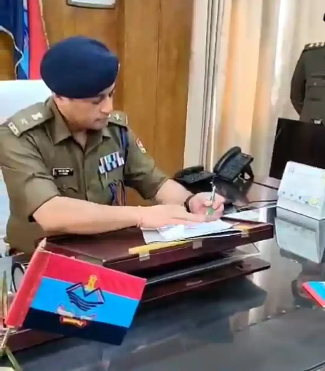 bb7023594d49d73c9d7875f2c44bf196